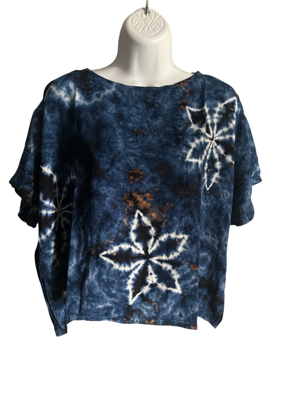 Sacred Threads Navy Blue Tie-Dye Floral Boxy Tunic. 226221. LG/GY01